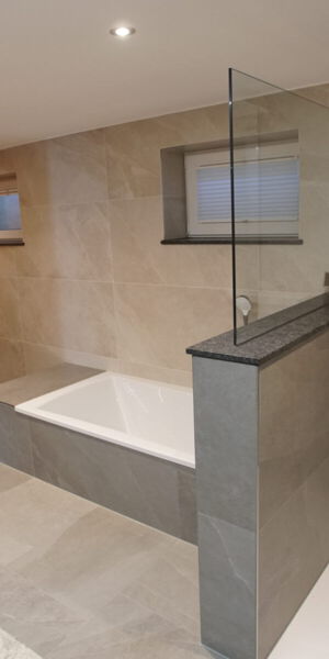 Wanne und Dusche